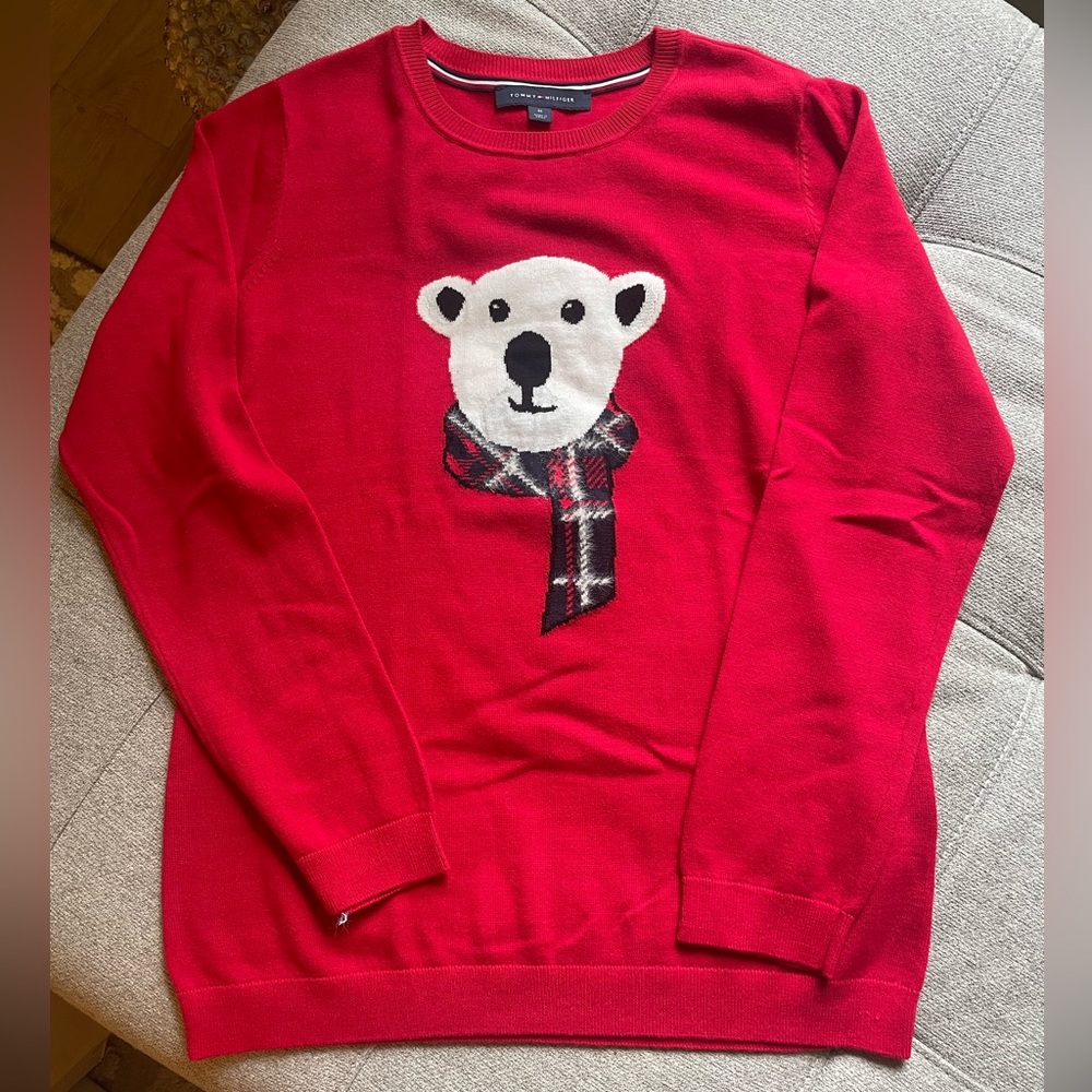 TOMMY HILFIGER Red Polar Bear fall/winter sweater. Size Medium NWOT